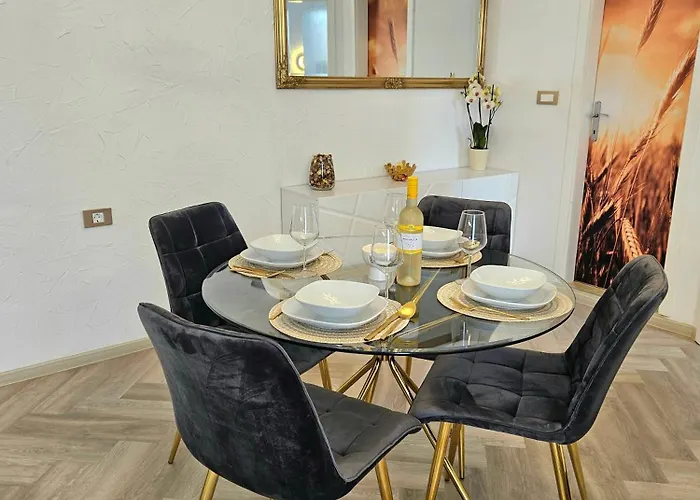 Kins アパート コペル